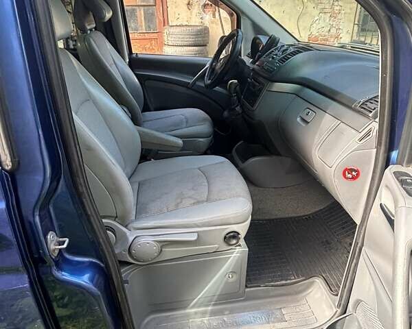 Синий Мерседес Виано, объемом двигателя 2.15 л и пробегом 500 тыс. км за 10000 $, фото 5 на Automoto.ua