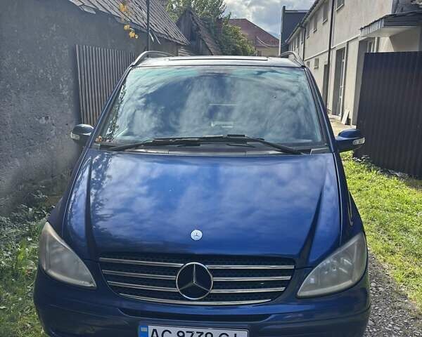Синий Мерседес Виано, объемом двигателя 2.15 л и пробегом 500 тыс. км за 10000 $, фото 1 на Automoto.ua