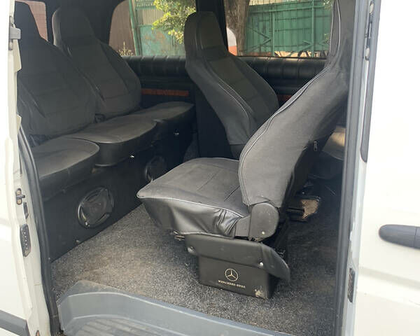 Белый Мерседес Vito 109, объемом двигателя 2.2 л и пробегом 280 тыс. км за 7507 $, фото 5 на Automoto.ua