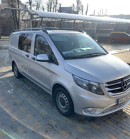 Серый Мерседес Vito 114, объемом двигателя 2.1 л и пробегом 170 тыс. км за 21500 $, фото 1 на Automoto.ua