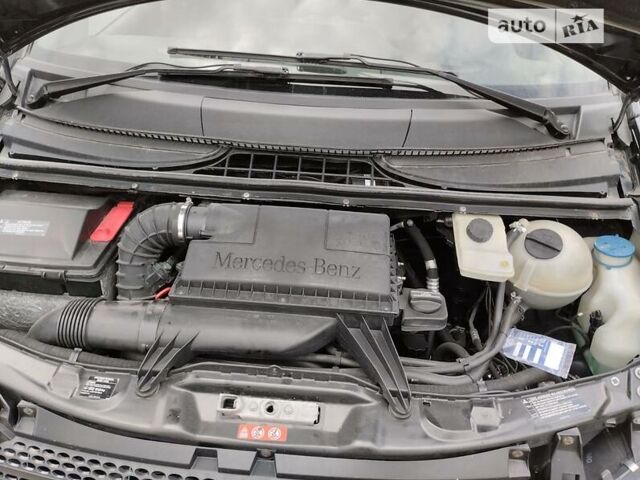 Чорний Мерседес Vito 115, об'ємом двигуна 2.2 л та пробігом 301 тис. км за 10500 $, фото 17 на Automoto.ua