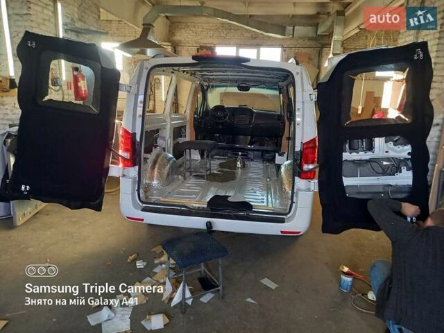Мерседес Vito 116, объемом двигателя 2.2 л и пробегом 230 тыс. км за 28000 $, фото 10 на Automoto.ua