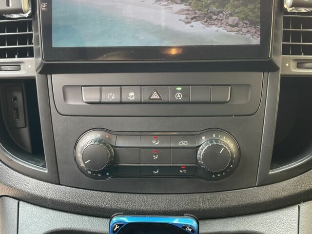 Белый Мерседес Вито, объемом двигателя 2 л и пробегом 230 тыс. км за 26000 $, фото 11 на Automoto.ua