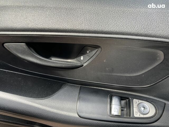 Белый Мерседес Вито, объемом двигателя 2 л и пробегом 230 тыс. км за 26000 $, фото 19 на Automoto.ua