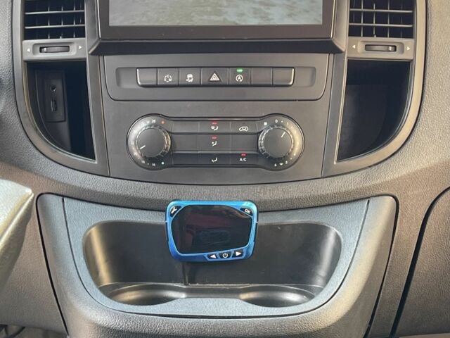 Белый Мерседес Вито, объемом двигателя 2 л и пробегом 230 тыс. км за 26000 $, фото 1 на Automoto.ua