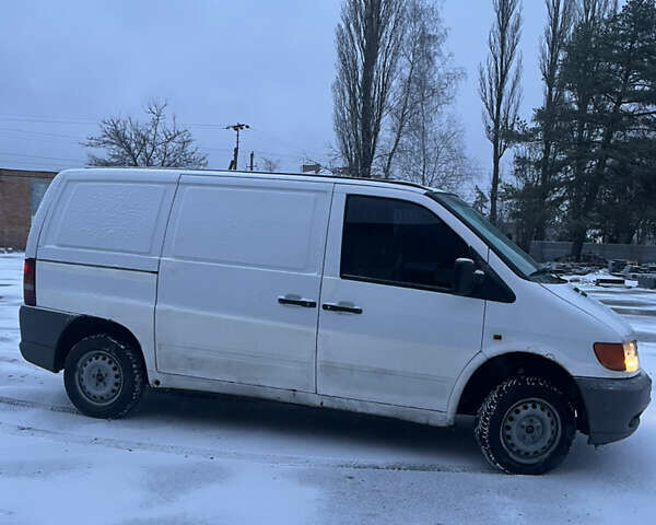 Белый Мерседес Вито, объемом двигателя 2.3 л и пробегом 397 тыс. км за 3000 $, фото 11 на Automoto.ua