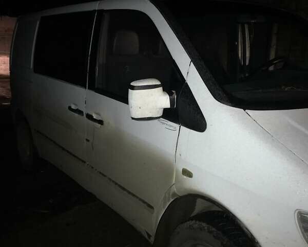 Білий Мерседес Віто, об'ємом двигуна 2.3 л та пробігом 300 тис. км за 1500 $, фото 1 на Automoto.ua