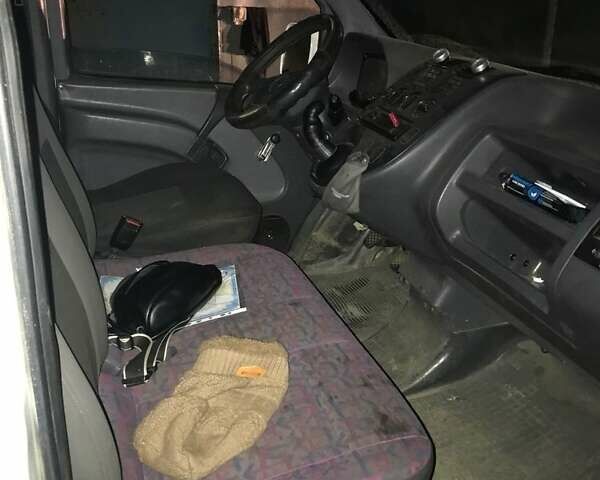 Білий Мерседес Віто, об'ємом двигуна 2.3 л та пробігом 300 тис. км за 1500 $, фото 3 на Automoto.ua