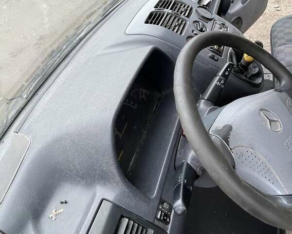 Мерседес Вито 2000 в Тетиеве на Automoto.ua Белый Мерседес Вито, объемом двигателя 2.1 л и пробегом 403 тыс. км за 2500 $, фото 3 на Automoto.ua