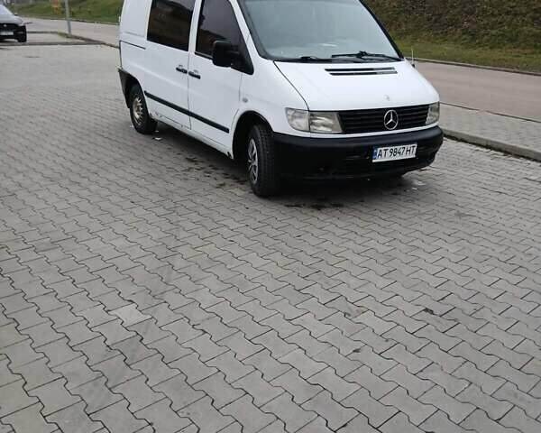 Белый Мерседес Вито, объемом двигателя 2.15 л и пробегом 346 тыс. км за 3700 $, фото 2 на Automoto.ua