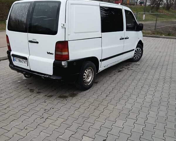 Белый Мерседес Вито, объемом двигателя 2.15 л и пробегом 346 тыс. км за 3700 $, фото 4 на Automoto.ua