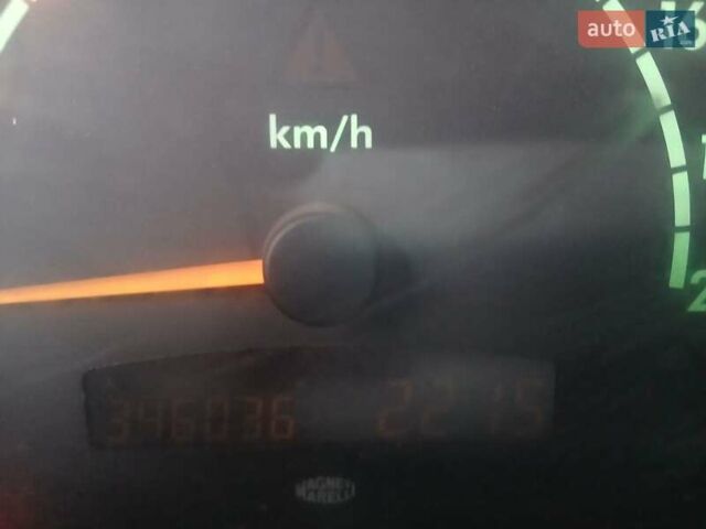 Белый Мерседес Вито, объемом двигателя 2.15 л и пробегом 346 тыс. км за 3700 $, фото 13 на Automoto.ua