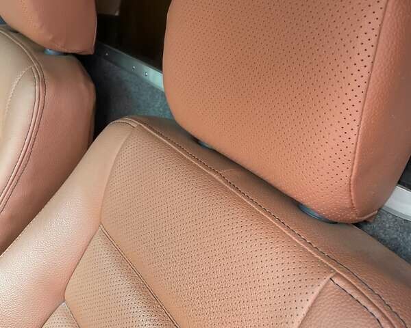 Белый Мерседес Вито, объемом двигателя 2.15 л и пробегом 271 тыс. км за 7500 $, фото 14 на Automoto.ua