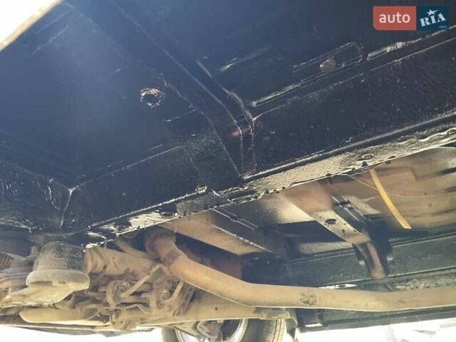 Білий Мерседес Віто, об'ємом двигуна 2.15 л та пробігом 350 тис. км за 4499 $, фото 6 на Automoto.ua