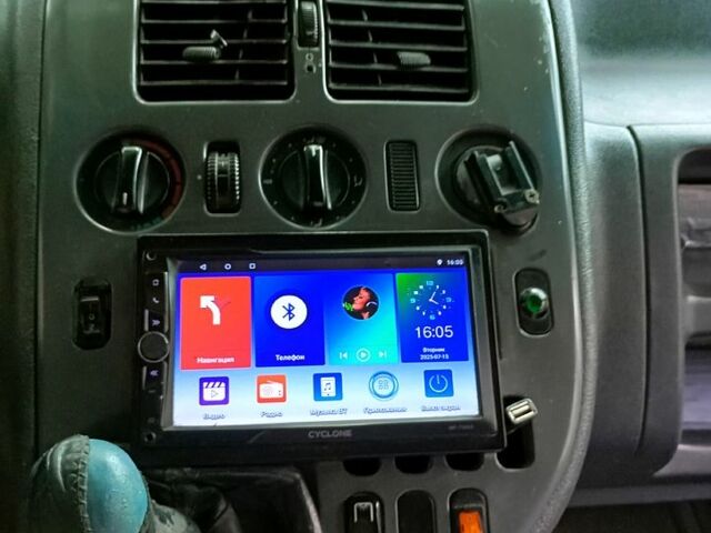 Белый Мерседес Вито, объемом двигателя 2.1 л и пробегом 386 тыс. км за 3900 $, фото 12 на Automoto.ua