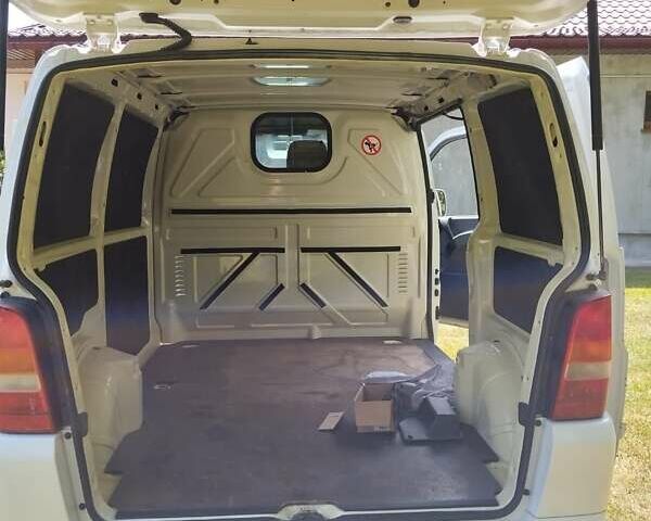 Білий Мерседес Віто, об'ємом двигуна 2.15 л та пробігом 350 тис. км за 4499 $, фото 11 на Automoto.ua