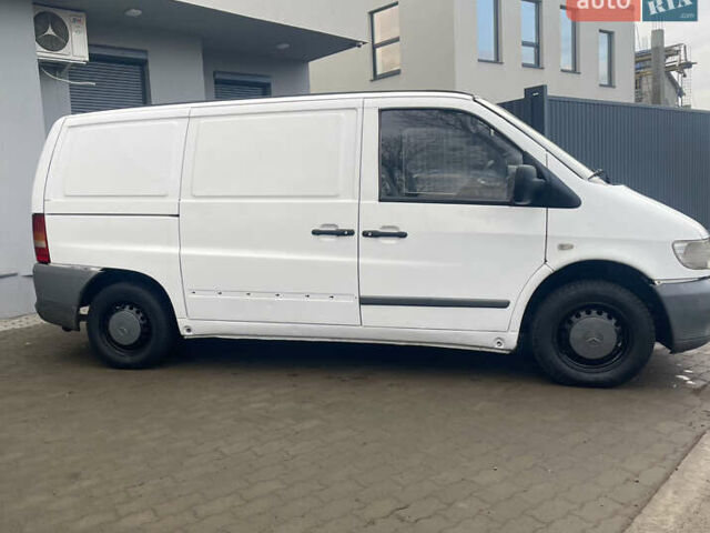 Белый Мерседес Вито, объемом двигателя 2.15 л и пробегом 300 тыс. км за 2900 $, фото 9 на Automoto.ua
