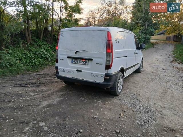 Белый Мерседес Вито, объемом двигателя 2.15 л и пробегом 300 тыс. км за 3000 $, фото 6 на Automoto.ua