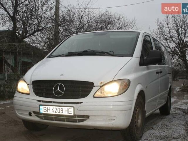 Белый Мерседес Вито, объемом двигателя 2.15 л и пробегом 427 тыс. км за 5500 $, фото 2 на Automoto.ua