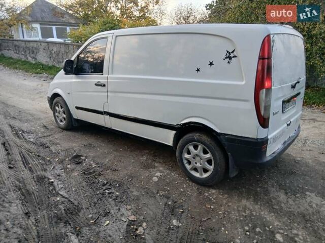 Белый Мерседес Вито, объемом двигателя 2.15 л и пробегом 300 тыс. км за 3000 $, фото 4 на Automoto.ua