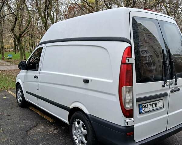 Белый Мерседес Вито, объемом двигателя 2.15 л и пробегом 570 тыс. км за 7500 $, фото 7 на Automoto.ua
