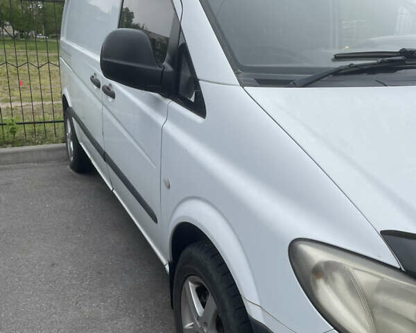 Білий Мерседес Віто, об'ємом двигуна 2.15 л та пробігом 355 тис. км за 6700 $, фото 5 на Automoto.ua