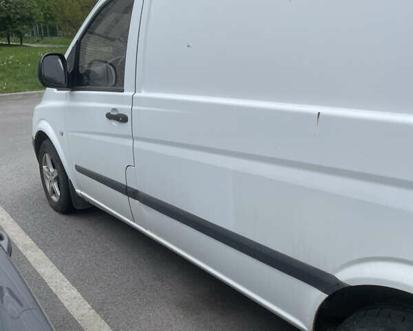 Білий Мерседес Віто, об'ємом двигуна 2.15 л та пробігом 355 тис. км за 6700 $, фото 2 на Automoto.ua