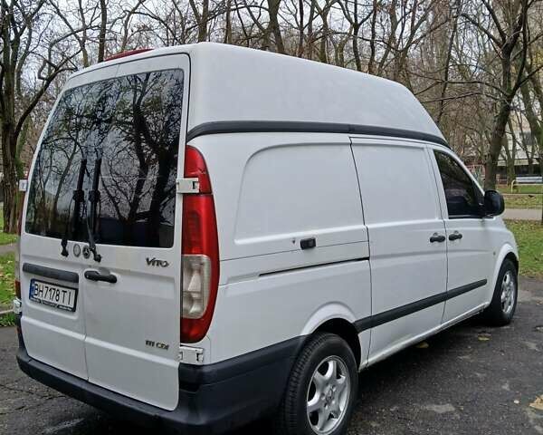 Белый Мерседес Вито, объемом двигателя 2.15 л и пробегом 570 тыс. км за 7500 $, фото 5 на Automoto.ua