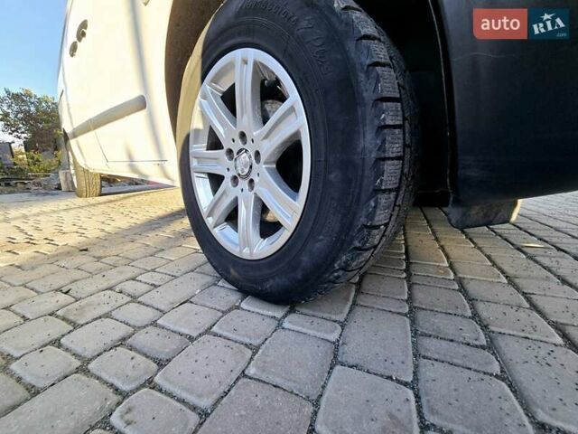 Белый Мерседес Вито, объемом двигателя 2.15 л и пробегом 388 тыс. км за 4800 $, фото 26 на Automoto.ua