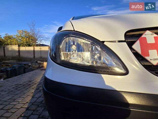 Белый Мерседес Вито, объемом двигателя 2.15 л и пробегом 388 тыс. км за 4800 $, фото 20 на Automoto.ua