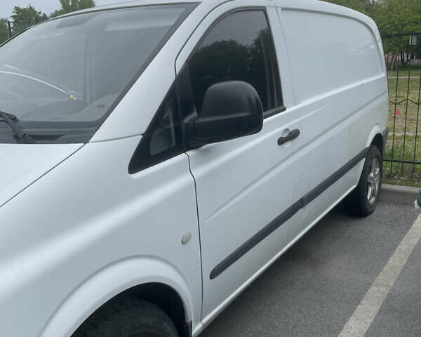 Білий Мерседес Віто, об'ємом двигуна 2.15 л та пробігом 355 тис. км за 6700 $, фото 1 на Automoto.ua
