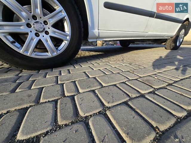 Белый Мерседес Вито, объемом двигателя 2.15 л и пробегом 388 тыс. км за 4800 $, фото 18 на Automoto.ua