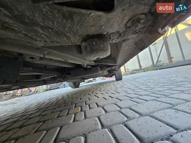 Белый Мерседес Вито, объемом двигателя 2.15 л и пробегом 388 тыс. км за 4800 $, фото 22 на Automoto.ua