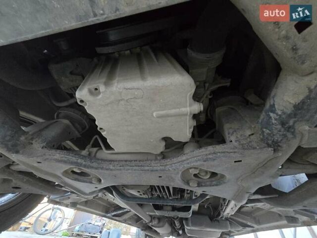 Белый Мерседес Вито, объемом двигателя 2.15 л и пробегом 388 тыс. км за 4800 $, фото 23 на Automoto.ua