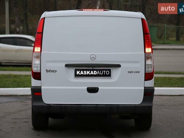 Белый Мерседес Вито, объемом двигателя 2.14 л и пробегом 528 тыс. км за 9900 $, фото 4 на Automoto.ua