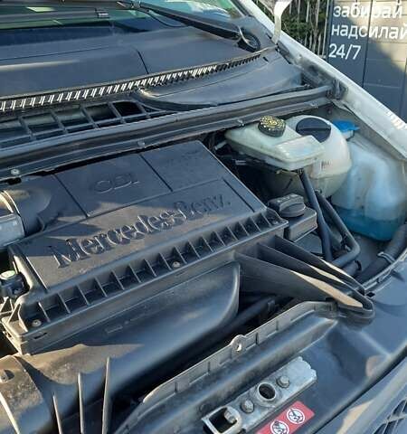 Белый Мерседес Вито, объемом двигателя 2.14 л и пробегом 430 тыс. км за 9100 $, фото 16 на Automoto.ua