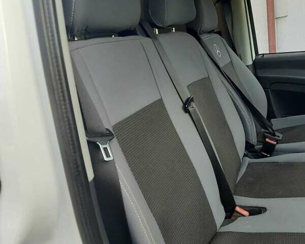 Белый Мерседес Вито, объемом двигателя 2.14 л и пробегом 456 тыс. км за 8000 $, фото 20 на Automoto.ua