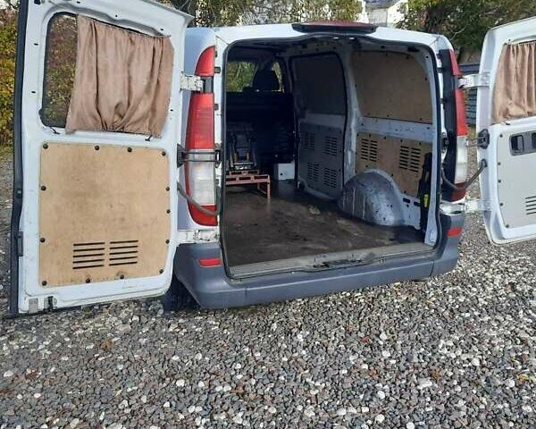 Белый Мерседес Вито, объемом двигателя 2.14 л и пробегом 456 тыс. км за 8000 $, фото 5 на Automoto.ua