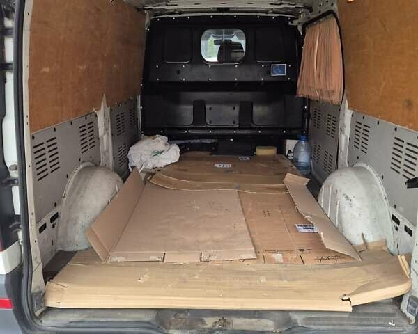 Білий Мерседес Віто, об'ємом двигуна 2.14 л та пробігом 325 тис. км за 8200 $, фото 1 на Automoto.ua