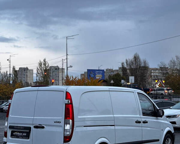 Белый Мерседес Вито, объемом двигателя 2.14 л и пробегом 268 тыс. км за 7850 $, фото 5 на Automoto.ua