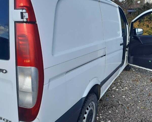 Белый Мерседес Вито, объемом двигателя 2.14 л и пробегом 456 тыс. км за 8000 $, фото 13 на Automoto.ua