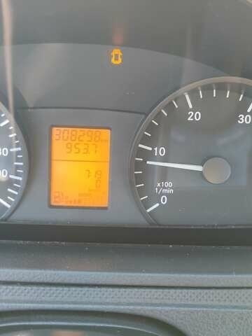 Белый Мерседес Вито, объемом двигателя 2.14 л и пробегом 313 тыс. км за 13850 $, фото 20 на Automoto.ua