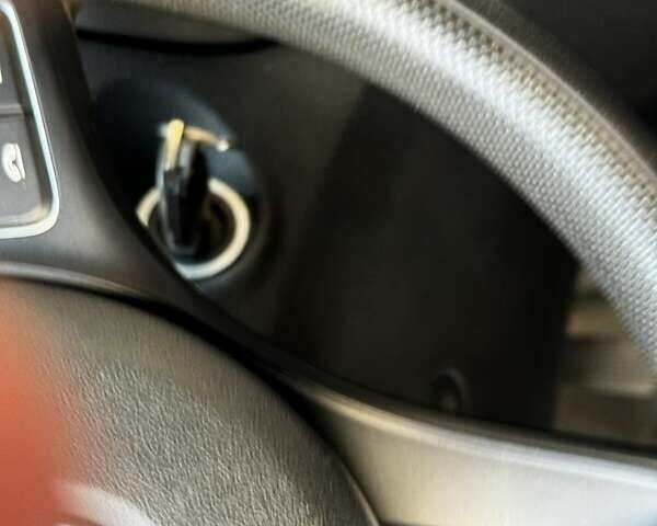 Белый Мерседес Вито, объемом двигателя 2.14 л и пробегом 304 тыс. км за 15750 $, фото 30 на Automoto.ua