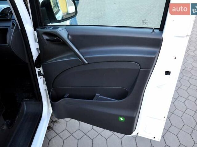 Белый Мерседес Вито, объемом двигателя 2.15 л и пробегом 357 тыс. км за 8999 $, фото 20 на Automoto.ua