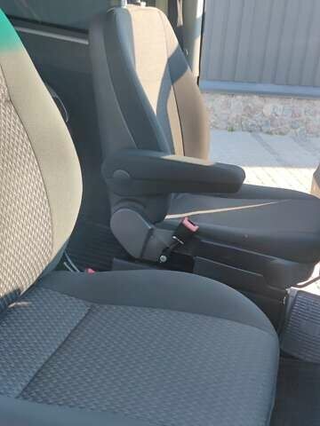 Белый Мерседес Вито, объемом двигателя 2.14 л и пробегом 313 тыс. км за 13850 $, фото 21 на Automoto.ua