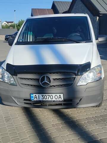 Белый Мерседес Вито, объемом двигателя 2.14 л и пробегом 313 тыс. км за 13850 $, фото 3 на Automoto.ua