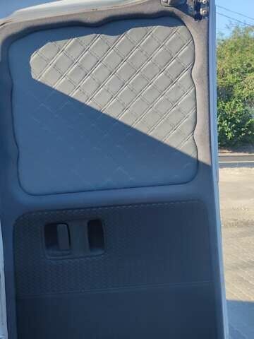 Белый Мерседес Вито, объемом двигателя 2.14 л и пробегом 313 тыс. км за 13850 $, фото 15 на Automoto.ua