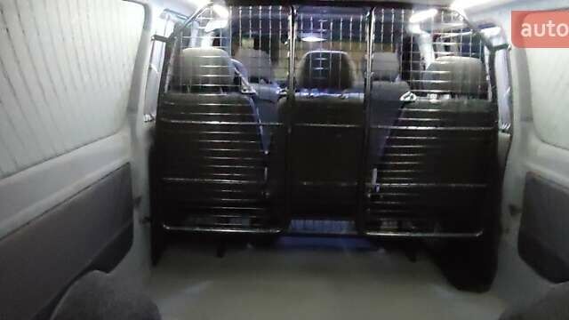 Белый Мерседес Вито, объемом двигателя 2.14 л и пробегом 313 тыс. км за 13850 $, фото 9 на Automoto.ua