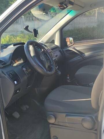 Белый Мерседес Вито, объемом двигателя 2.14 л и пробегом 313 тыс. км за 13850 $, фото 10 на Automoto.ua