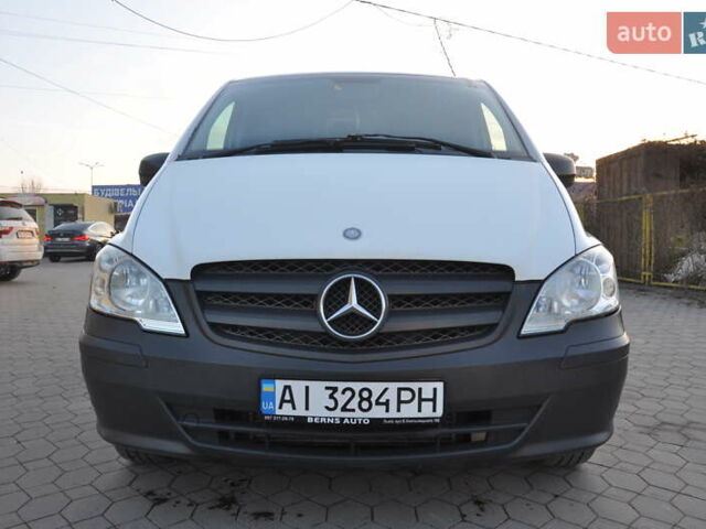 Белый Мерседес Вито, объемом двигателя 2.15 л и пробегом 357 тыс. км за 8999 $, фото 4 на Automoto.ua